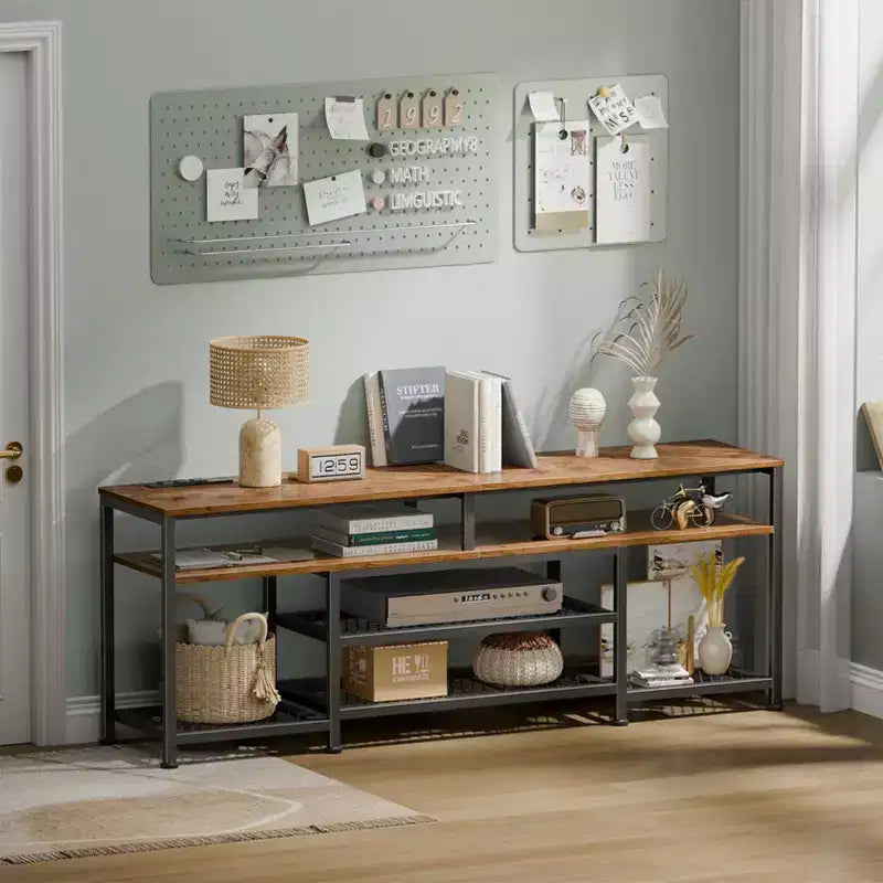 Meuble TV Rustique Marron de 160 cm avec Station de Chargement, Lumières LED, Centre de Divertissement pour TV jusqu'à 70 Pouces, Console Média avec Étagères de Rangement pour Salon